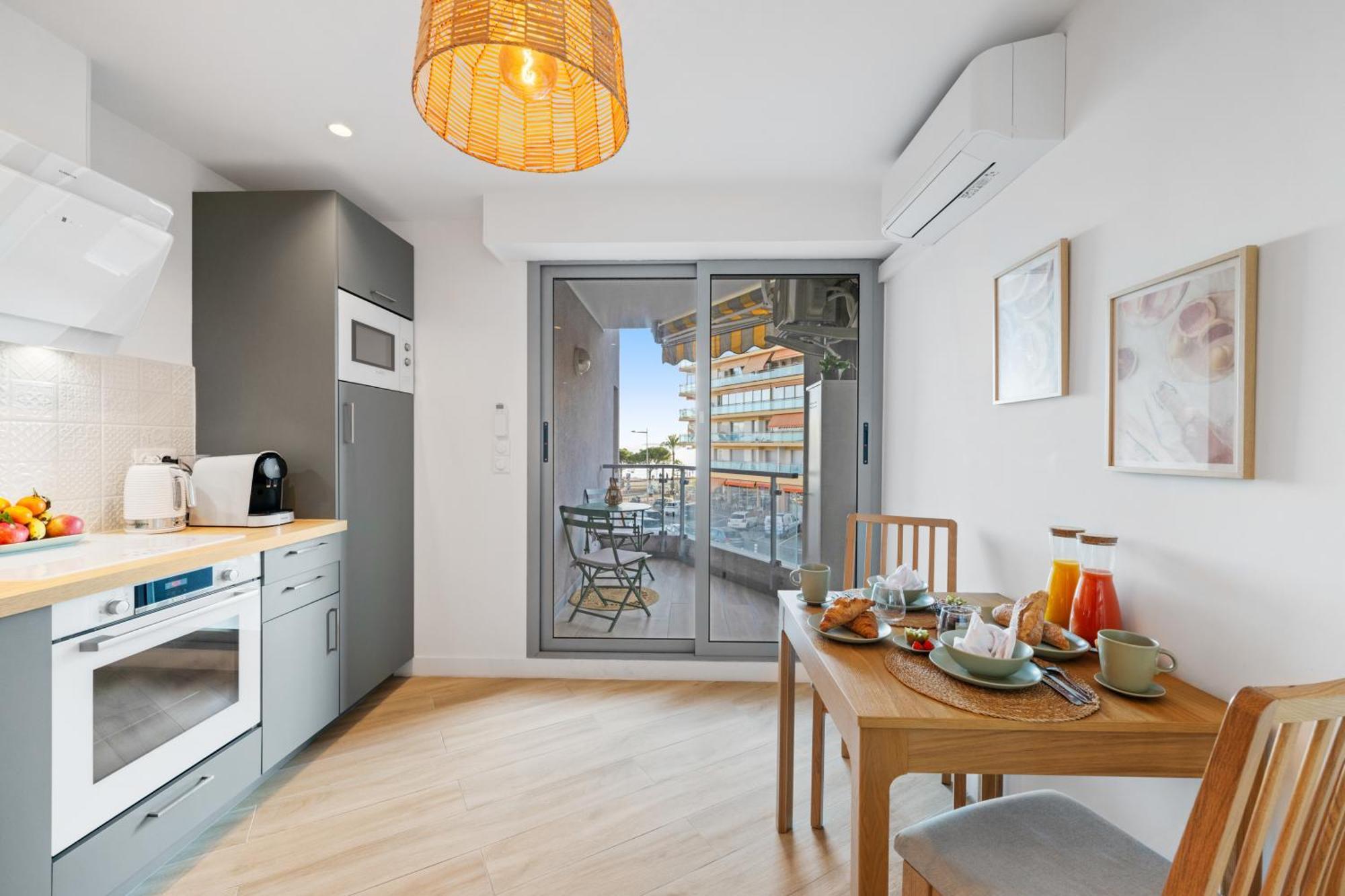 Appartement Bord De Mer « La Petite Ma-Line » Cagnes-sur-Mer Exterior photo